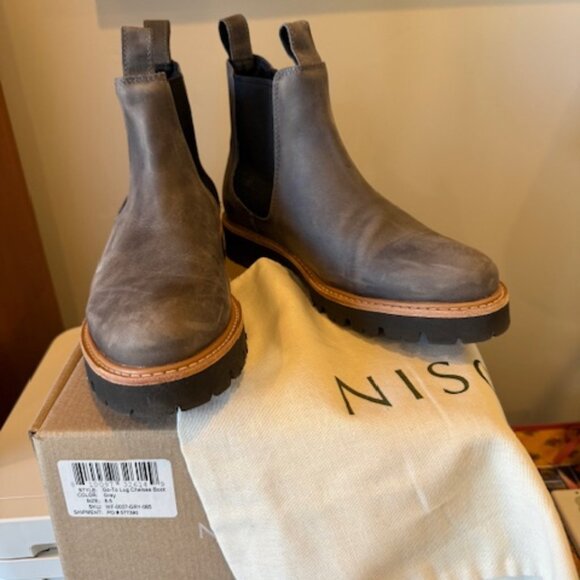 Nisolo Shoes - Nisolo Go To Chelsea Shoe Womens  8.5 Gray Leather Pull On Lug Sole Ankle Bootie